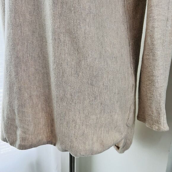 Michael Kors Beige Earthy Cozy Long Sleeve Blouse - Size Large - Picture 4 of 7